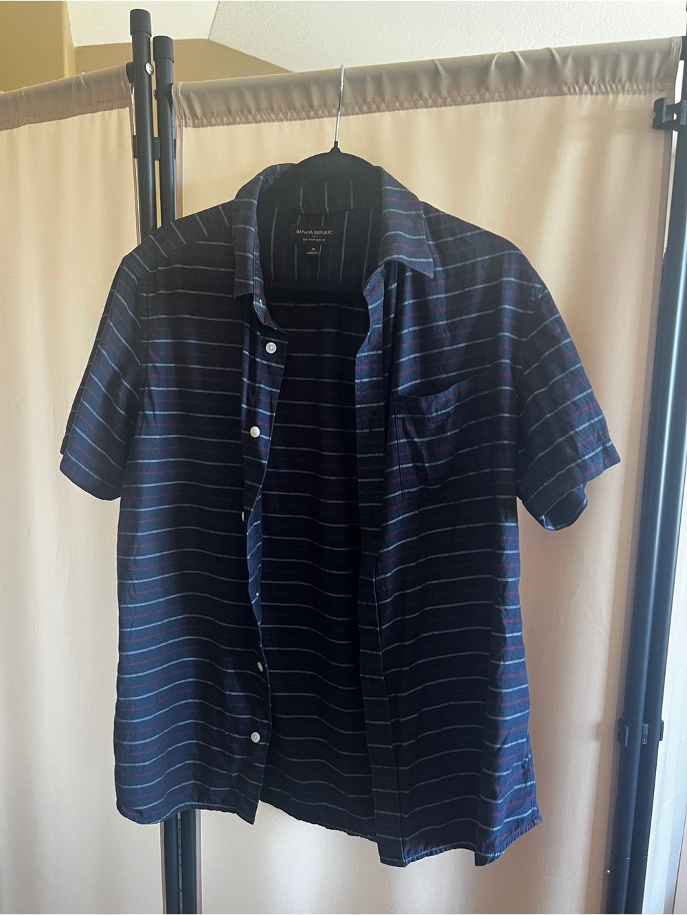 Banana Republic Men's Navy & Red Striped Short-Sleeve Button-Down Shirt
